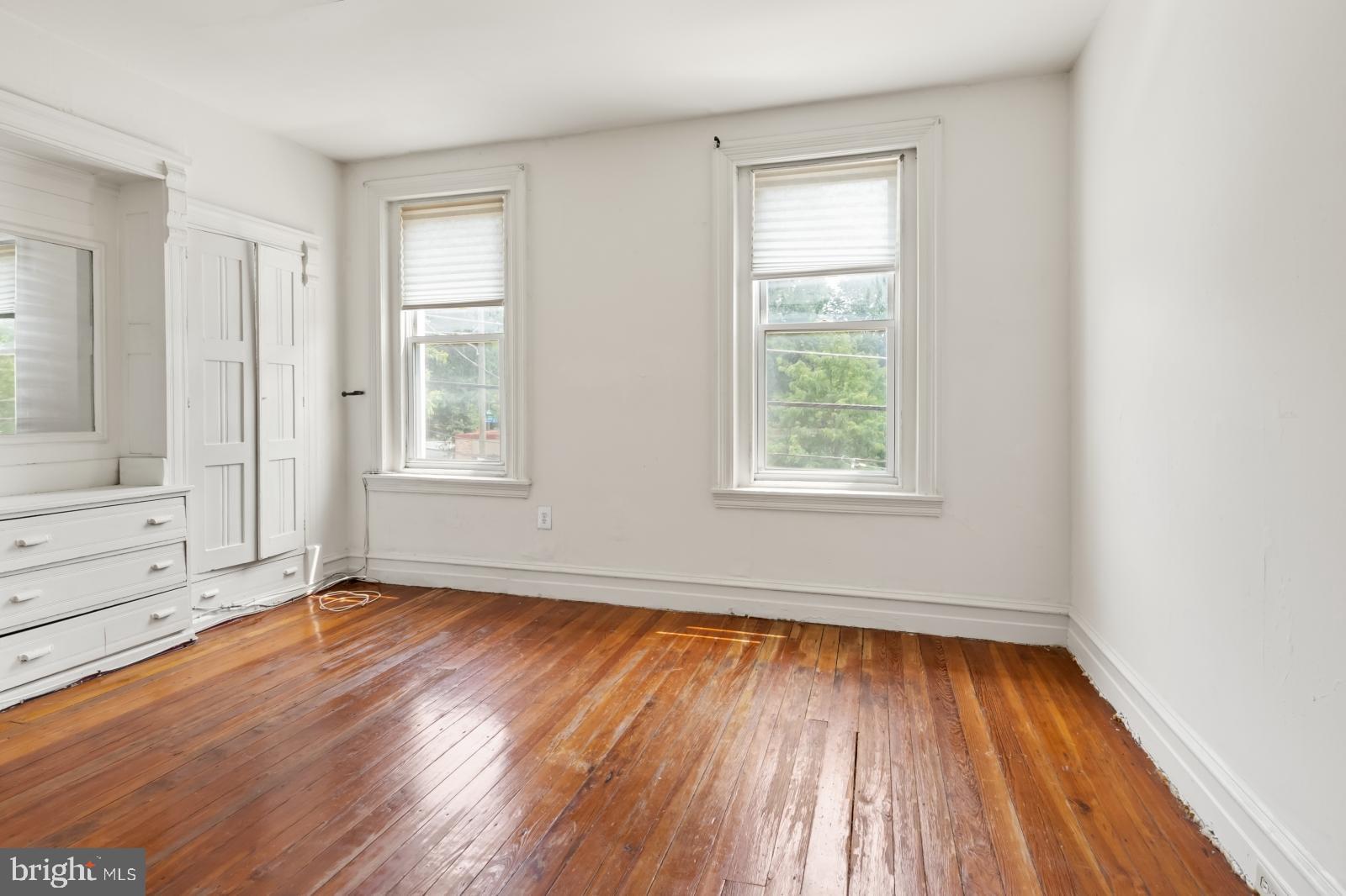 UNIVERSITY CITY - Residential Lease