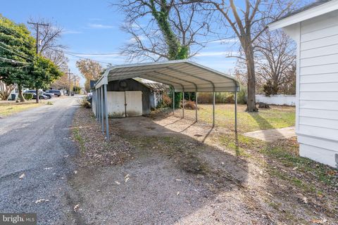 A home in TAPPAHANNOCK