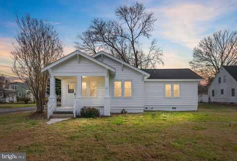 A home in TAPPAHANNOCK