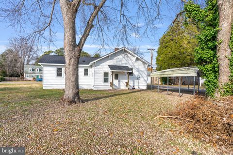 A home in TAPPAHANNOCK