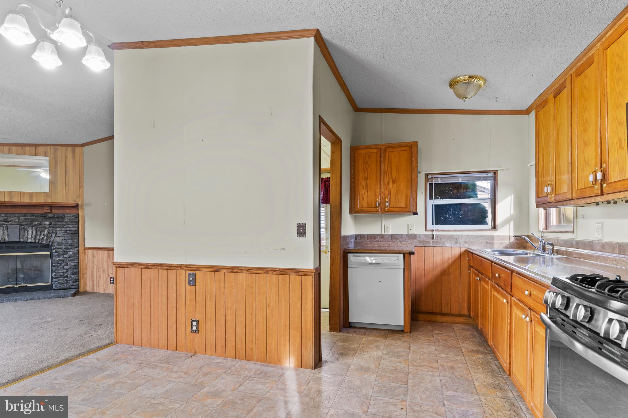 NORTHVIEW MANOR - Residential