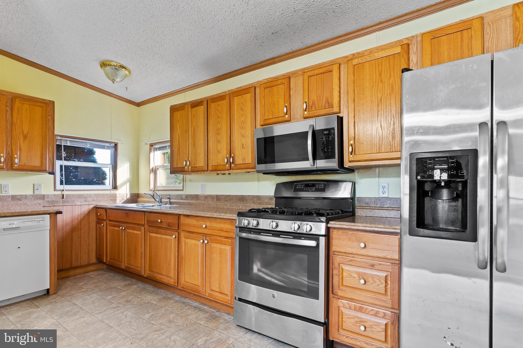 NORTHVIEW MANOR - Residential