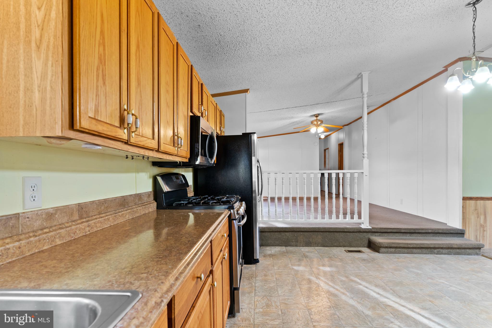 NORTHVIEW MANOR - Residential