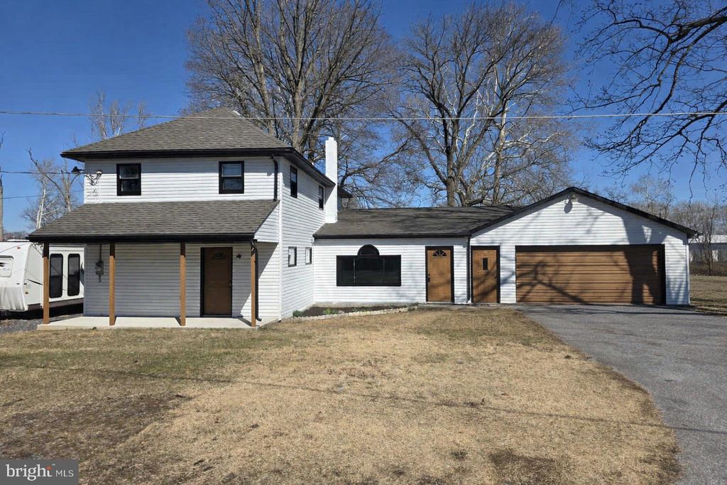 Photo of 303 York Road, NEW CUMBERLAND, PA 17070 (MLS # PAYK2098872)