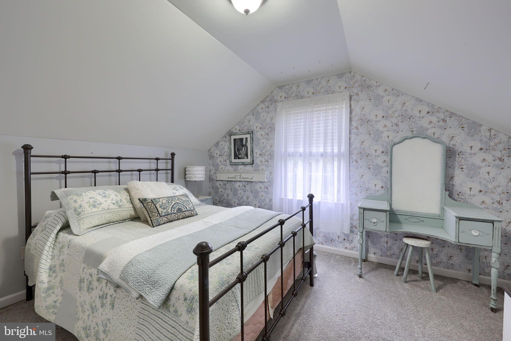 LAKE MARBURG - Residential