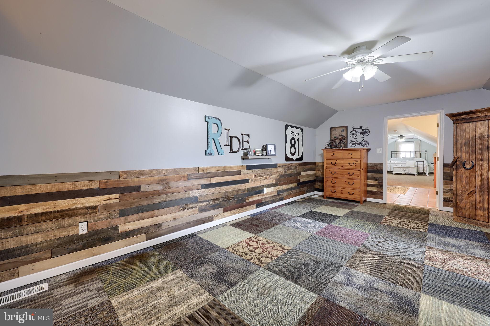 LAKE MARBURG - Residential