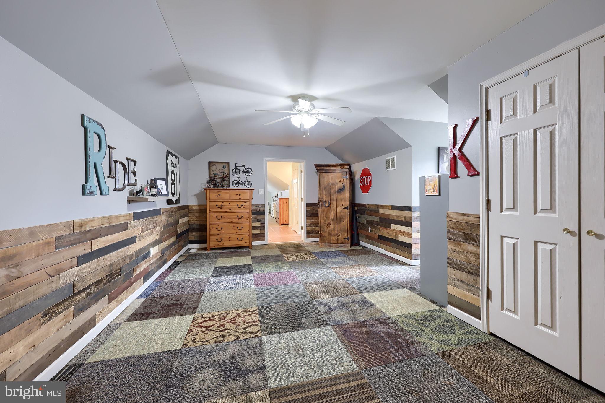 LAKE MARBURG - Residential