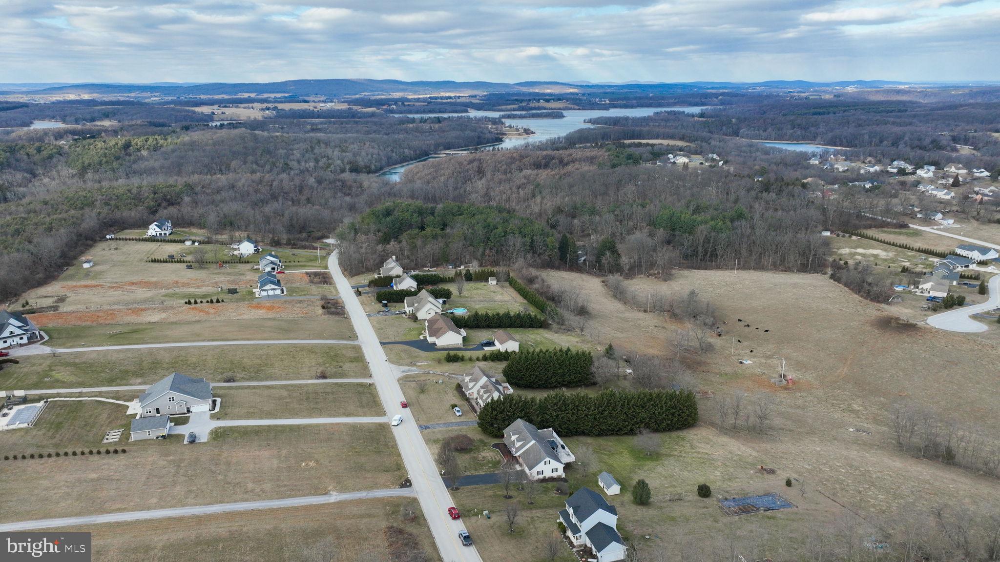 LAKE MARBURG - Residential