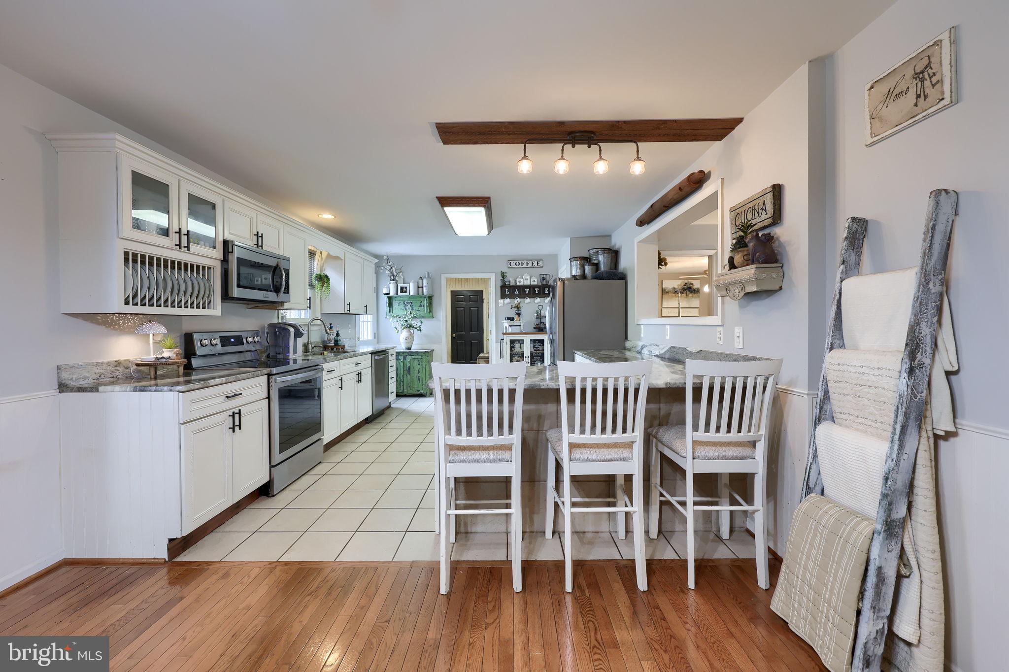 LAKE MARBURG - Residential