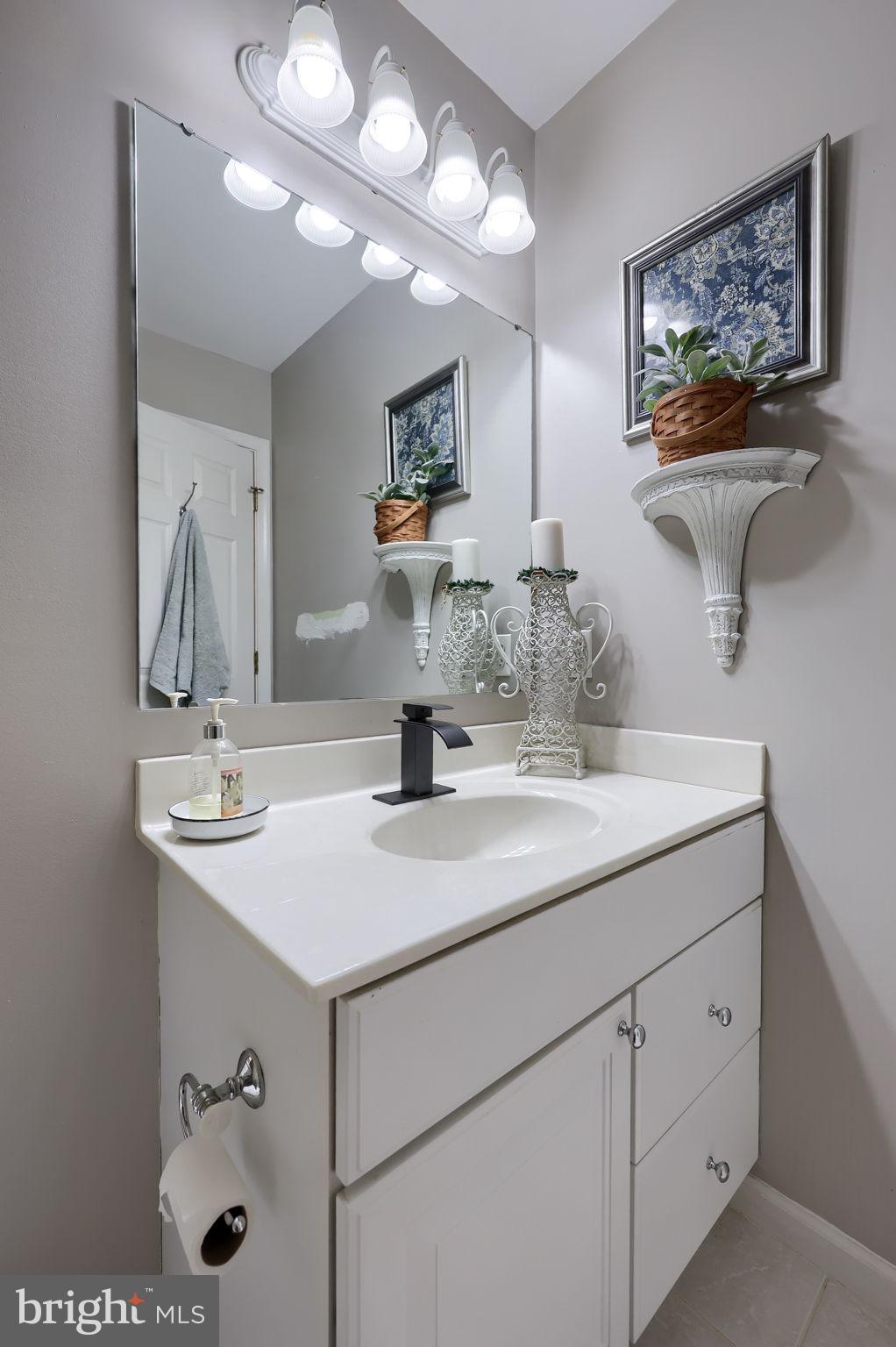 LAKE MARBURG - Residential