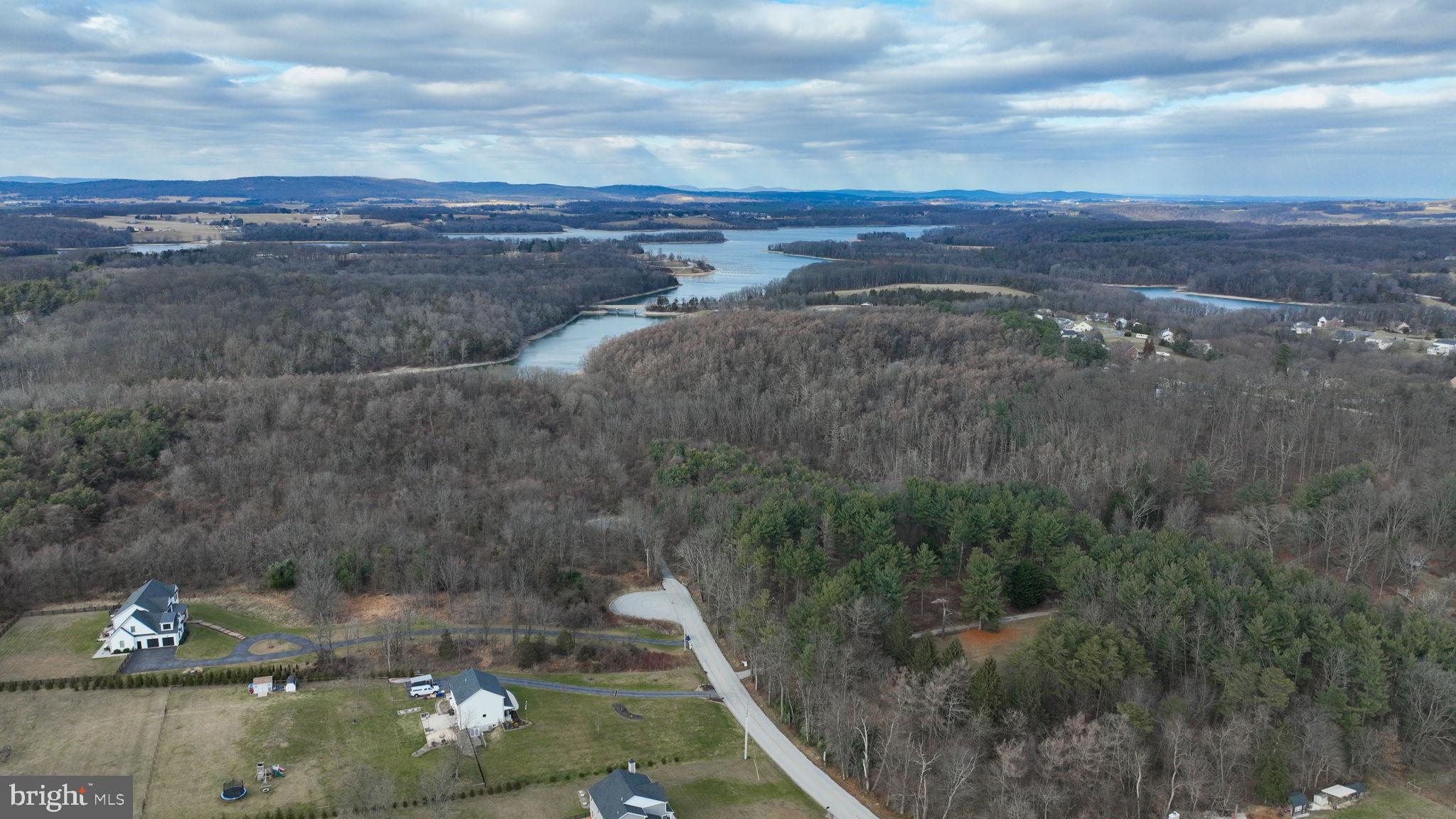 LAKE MARBURG - Residential