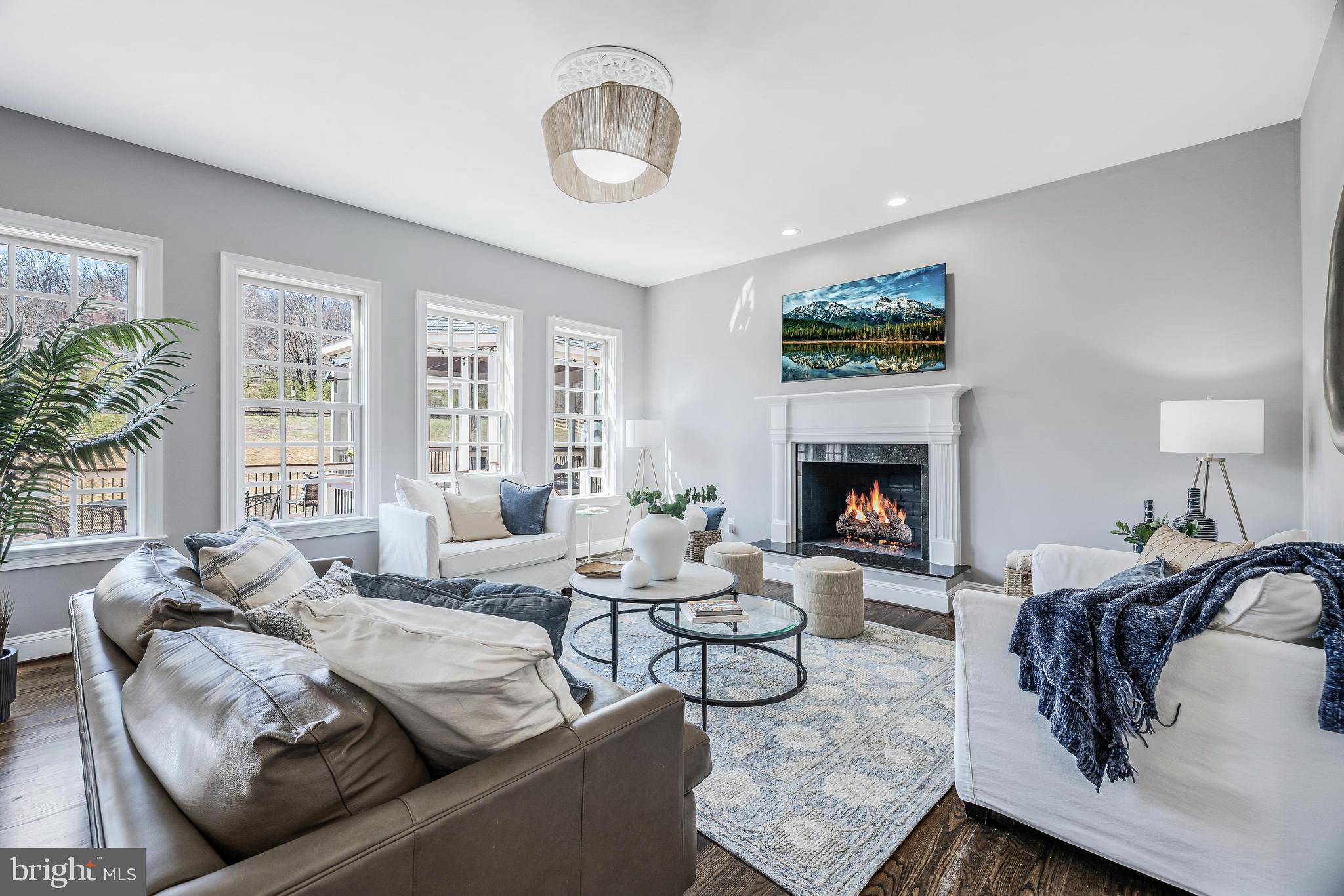 RASPBERRY FALLS - Residential