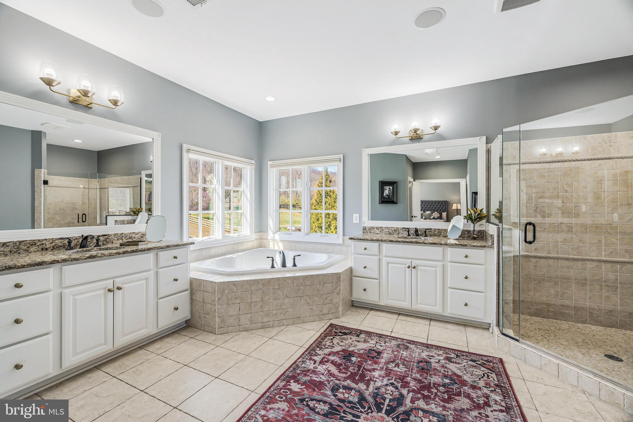 RASPBERRY FALLS - Residential