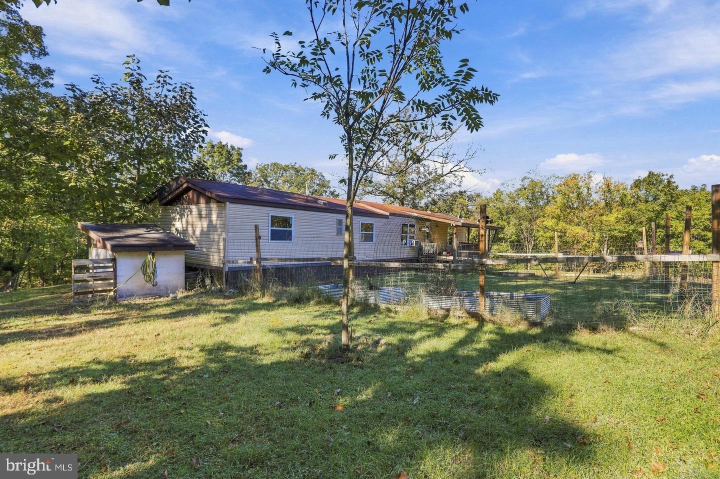 698 HORSESHOE ROAD