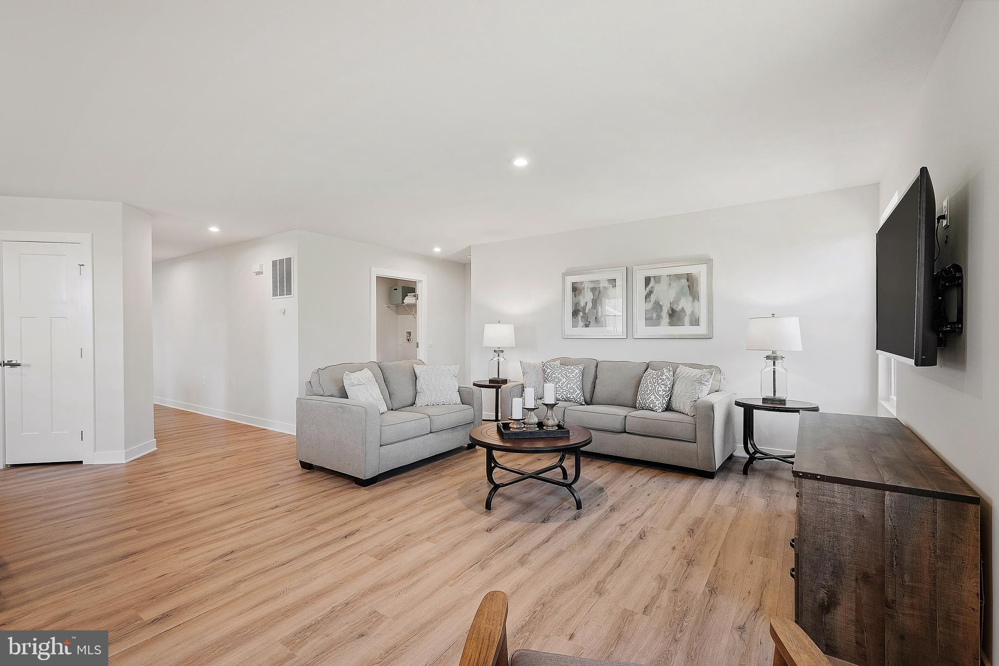 CARDINAL POINTE - Residential