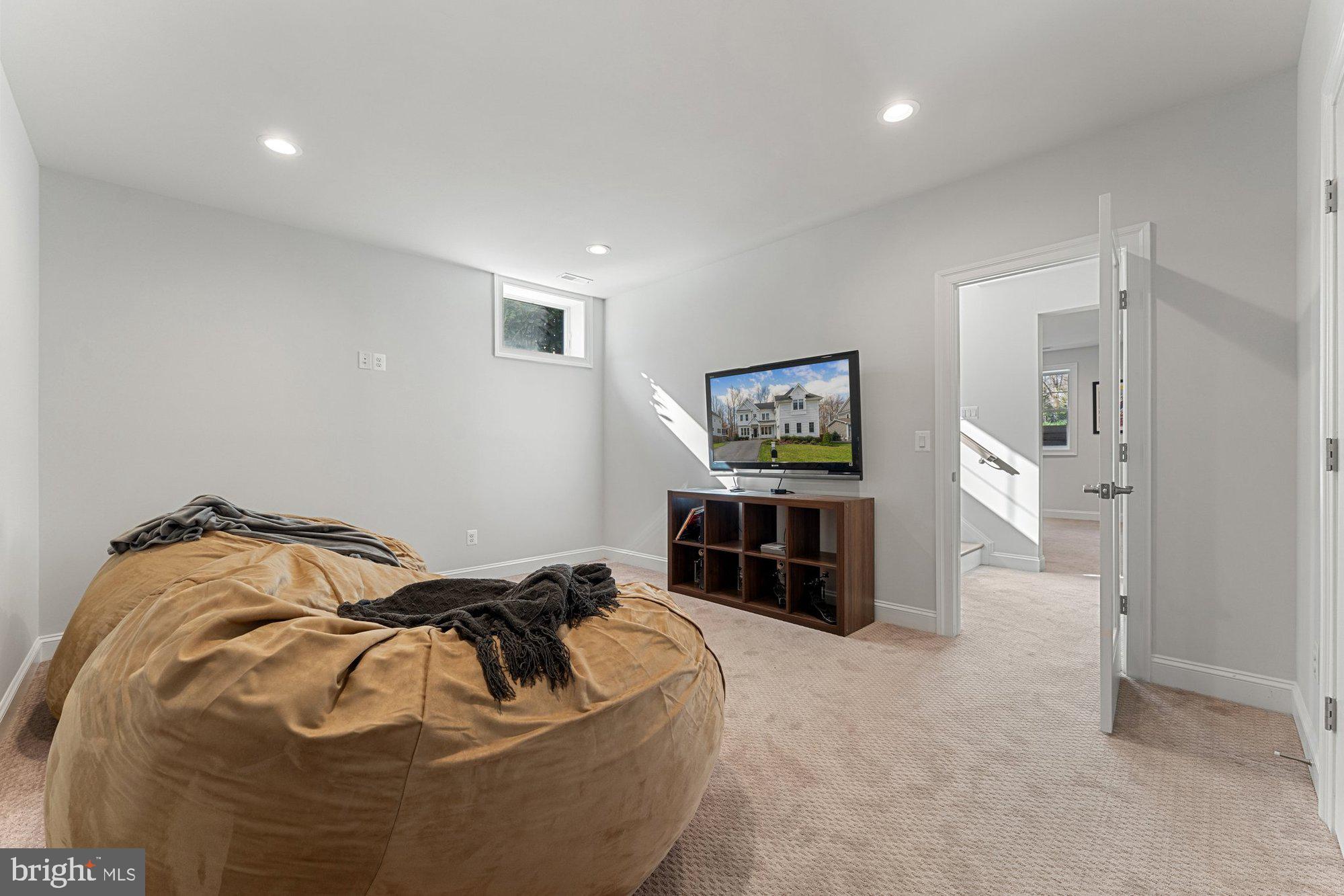 MOIDONE ACRES - Residential