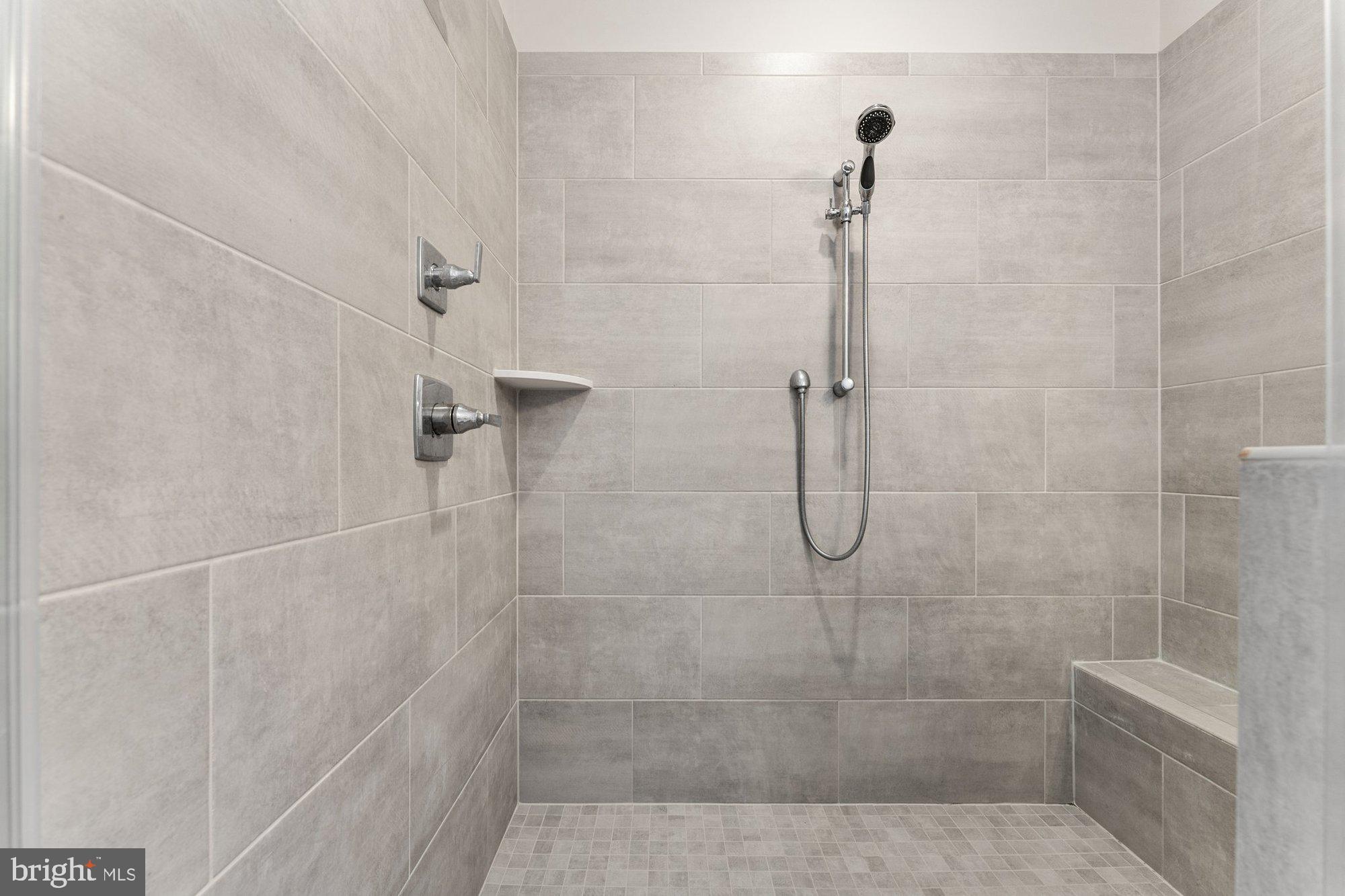 MOIDONE ACRES - Residential