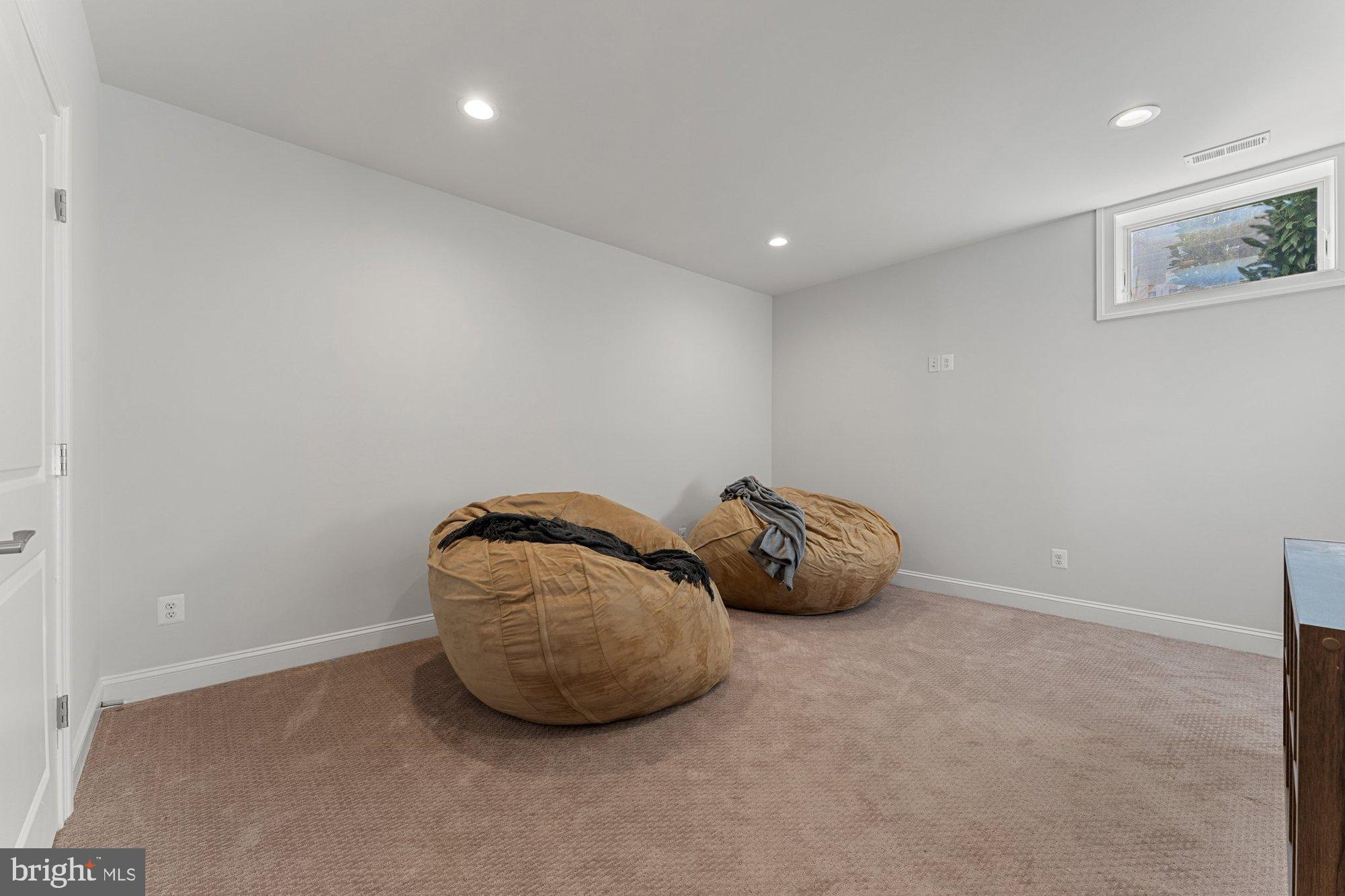 MOIDONE ACRES - Residential