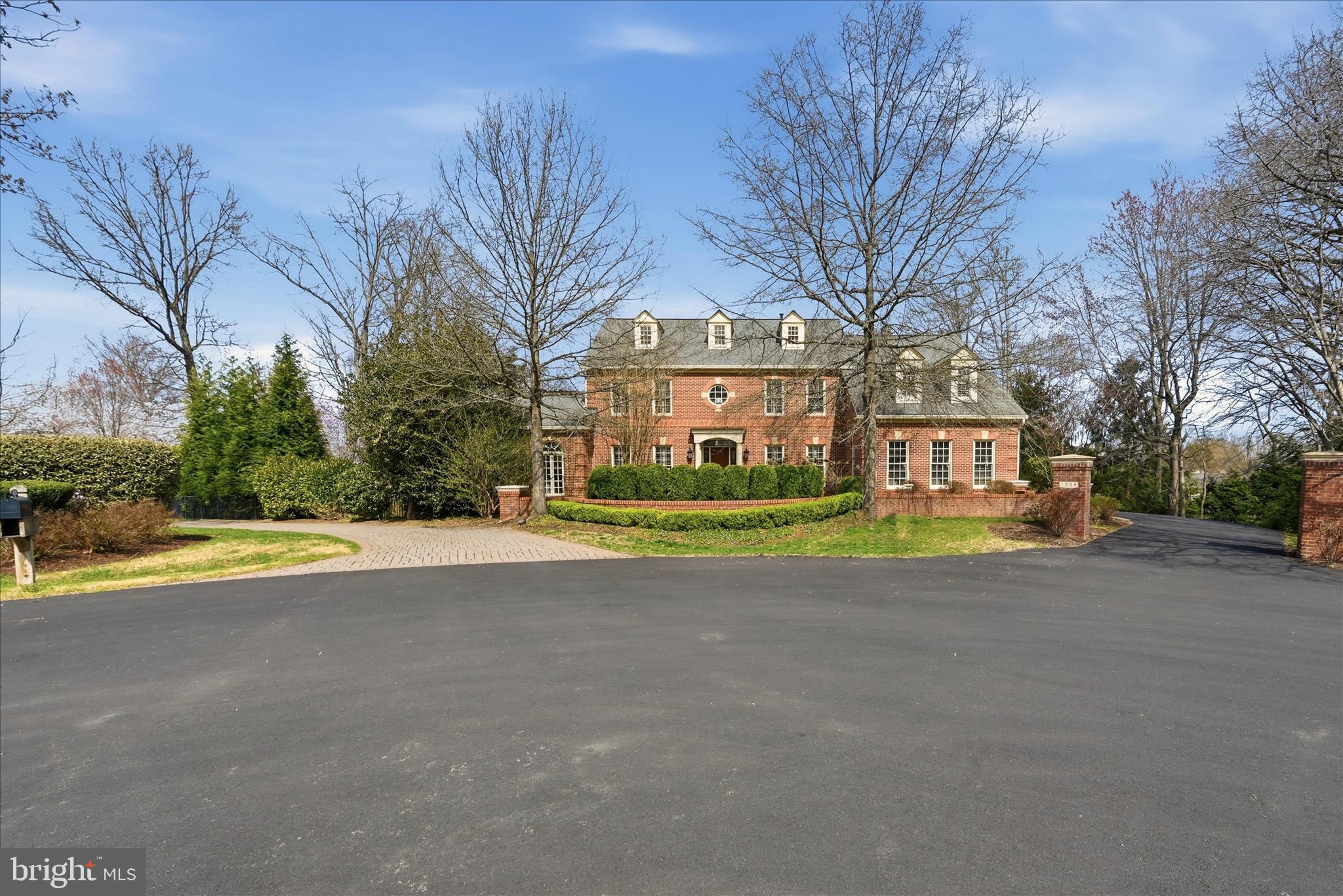 1234 TOTTENHAM COURT