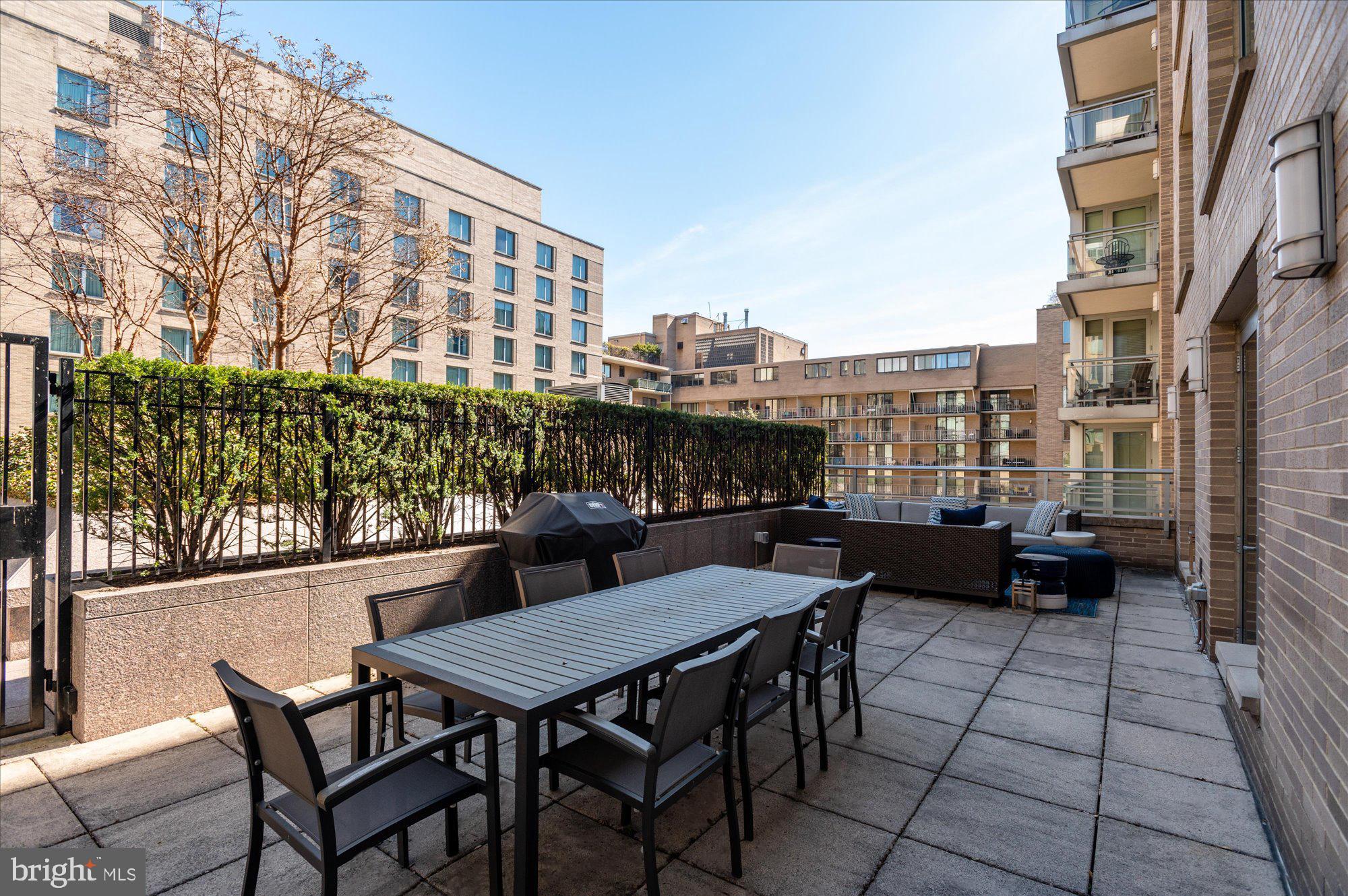WEST END - Residential