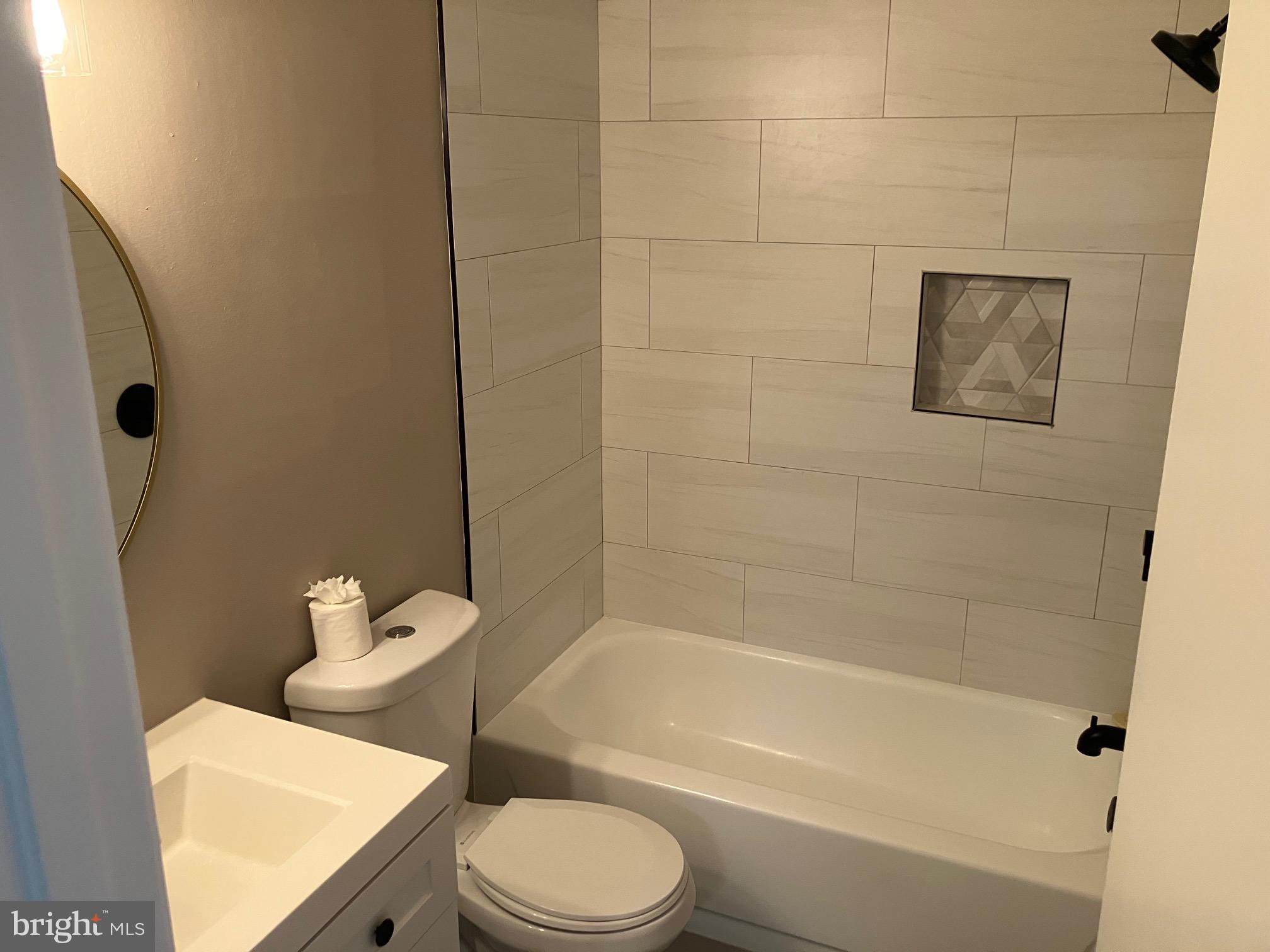 THE TIERS OF LAUREL LAKE - Residential