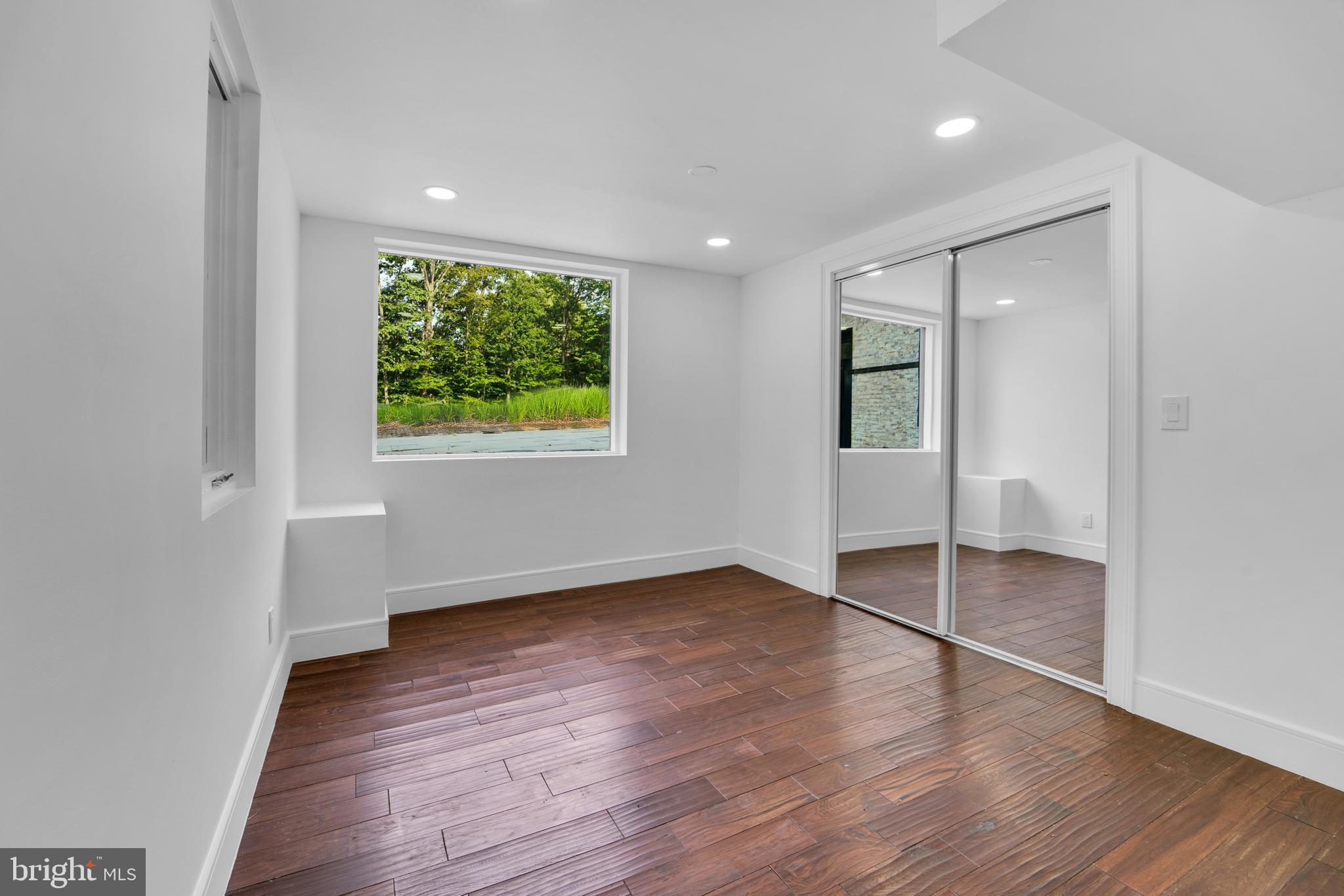 THOMAS - Residential