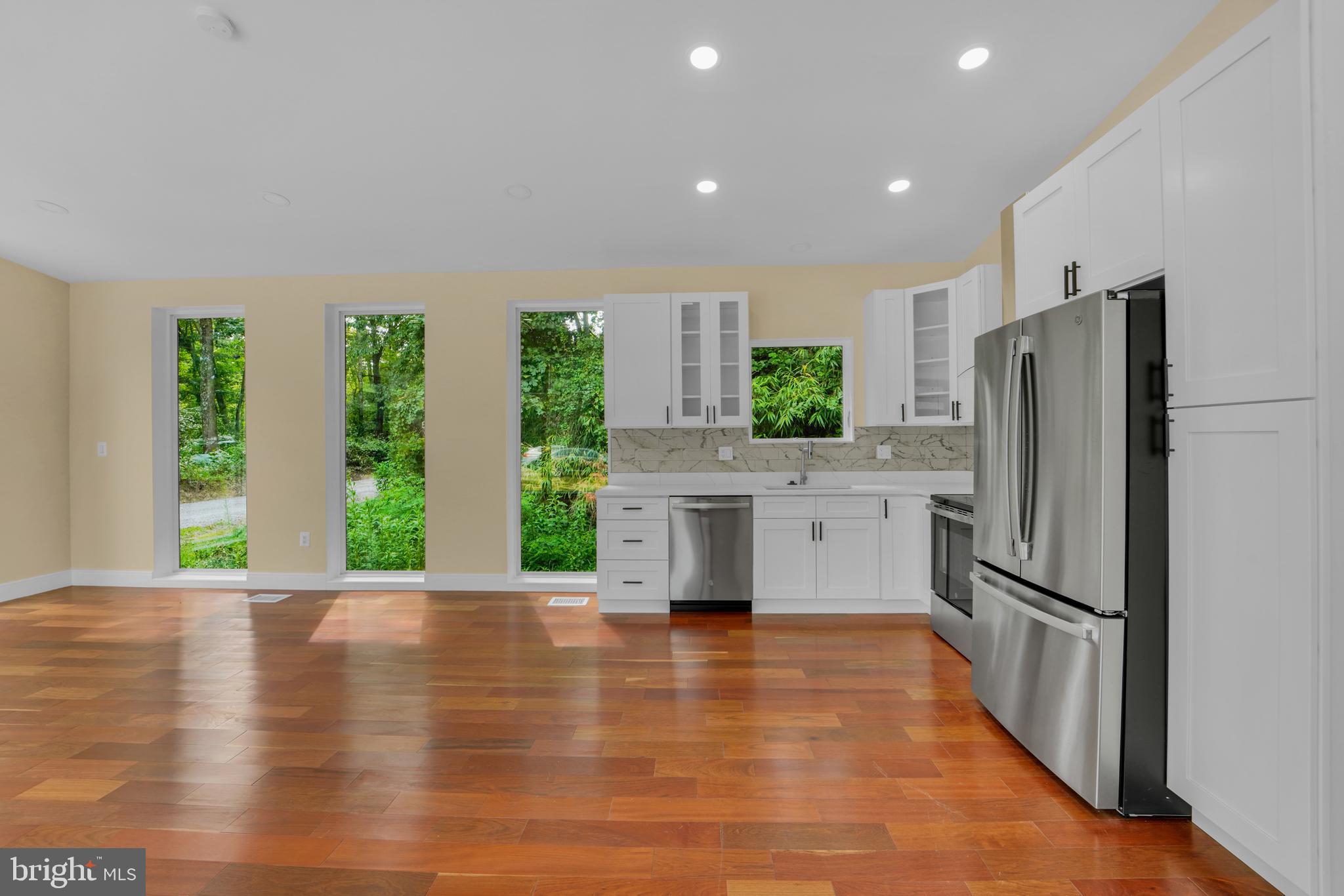 THOMAS - Residential