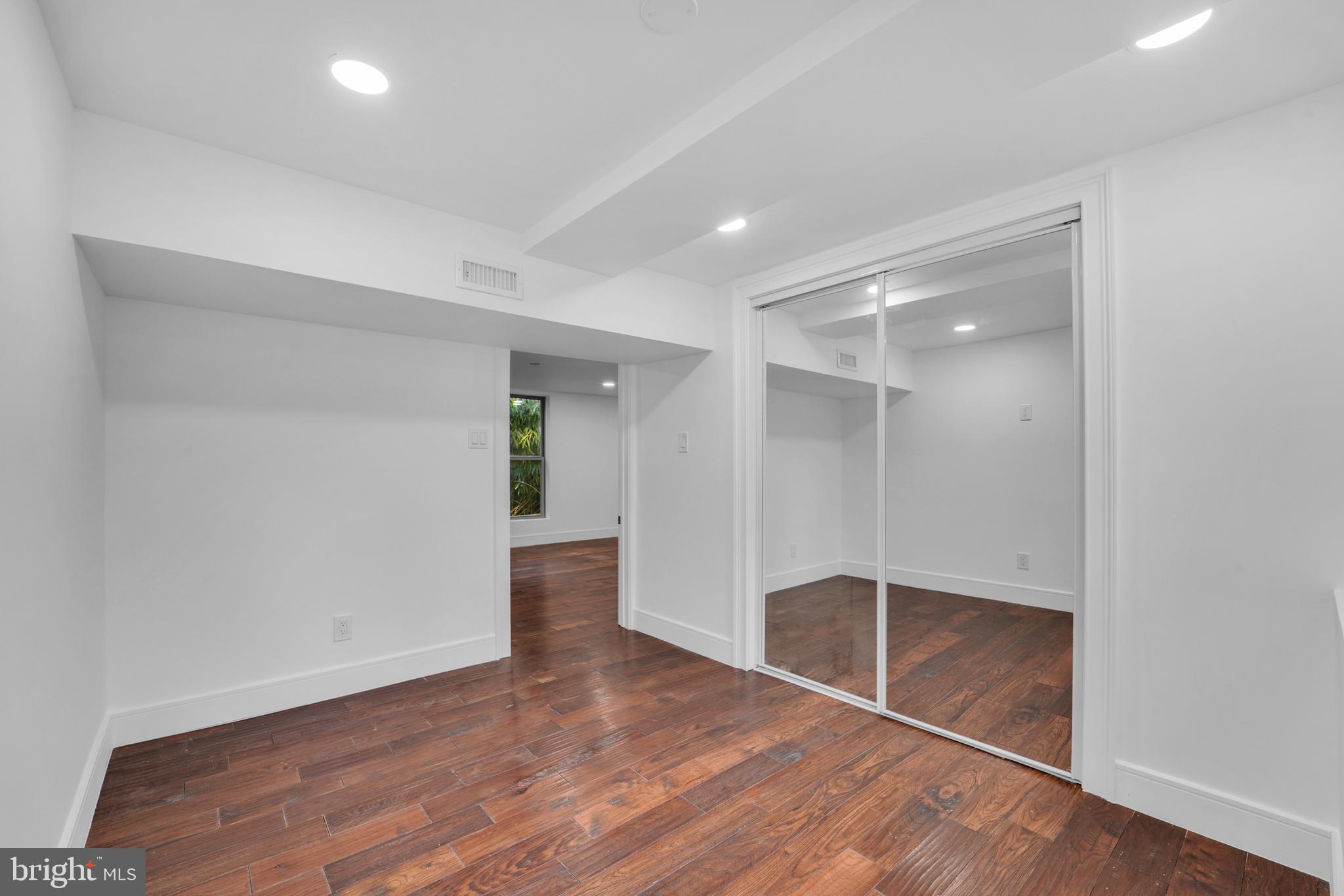 THOMAS - Residential