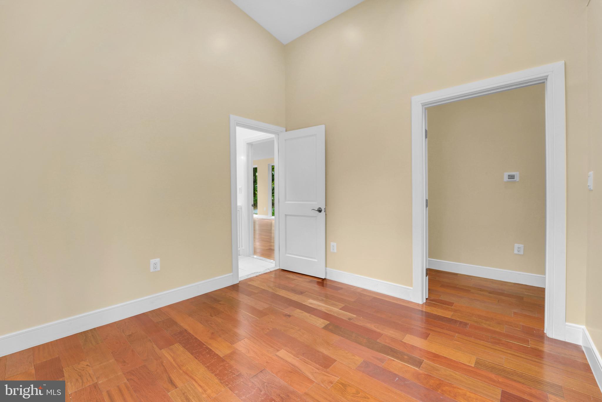 THOMAS - Residential