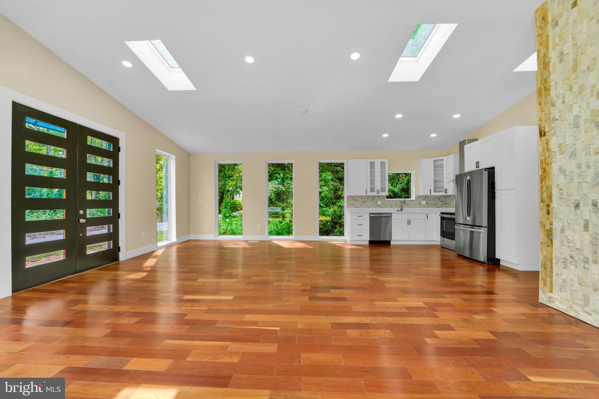 THOMAS - Residential