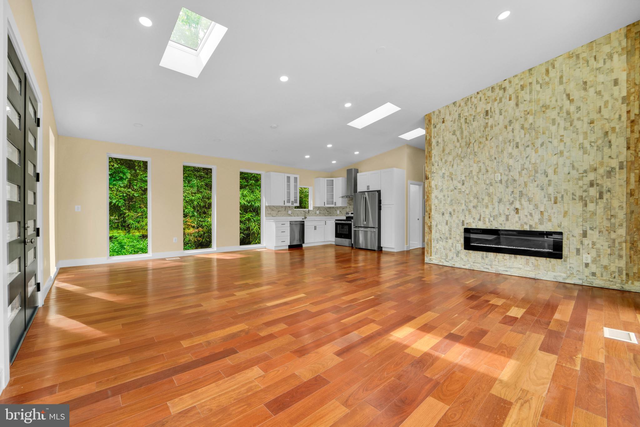 THOMAS - Residential