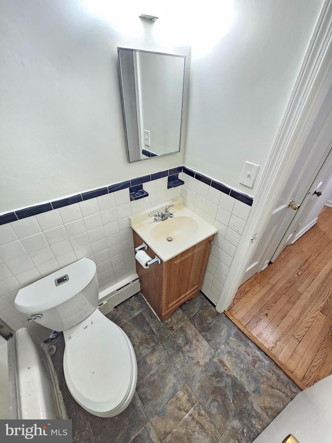 FOREST HILLS - Residential Lease