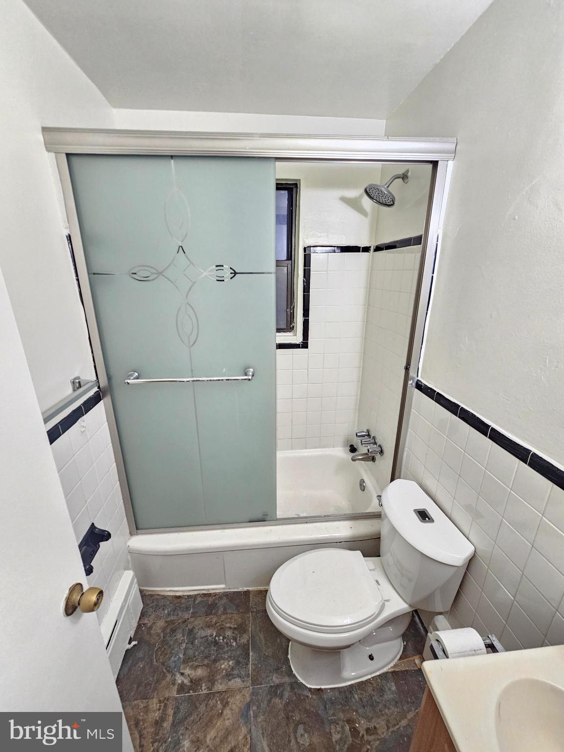 FOREST HILLS - Residential Lease