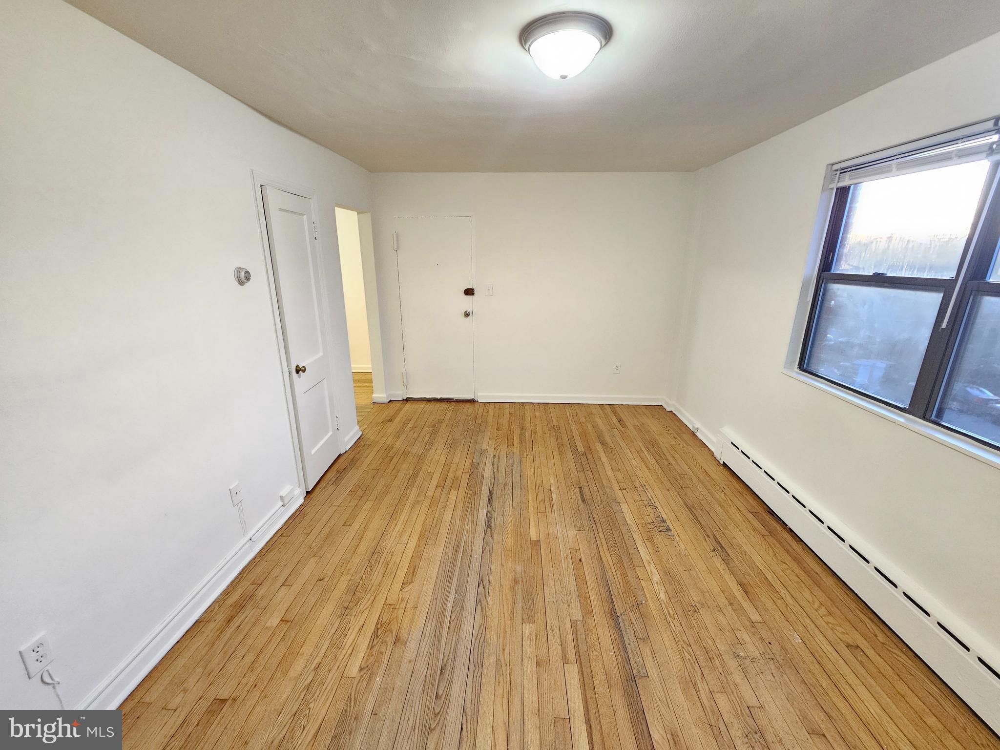 FOREST HILLS - Residential Lease