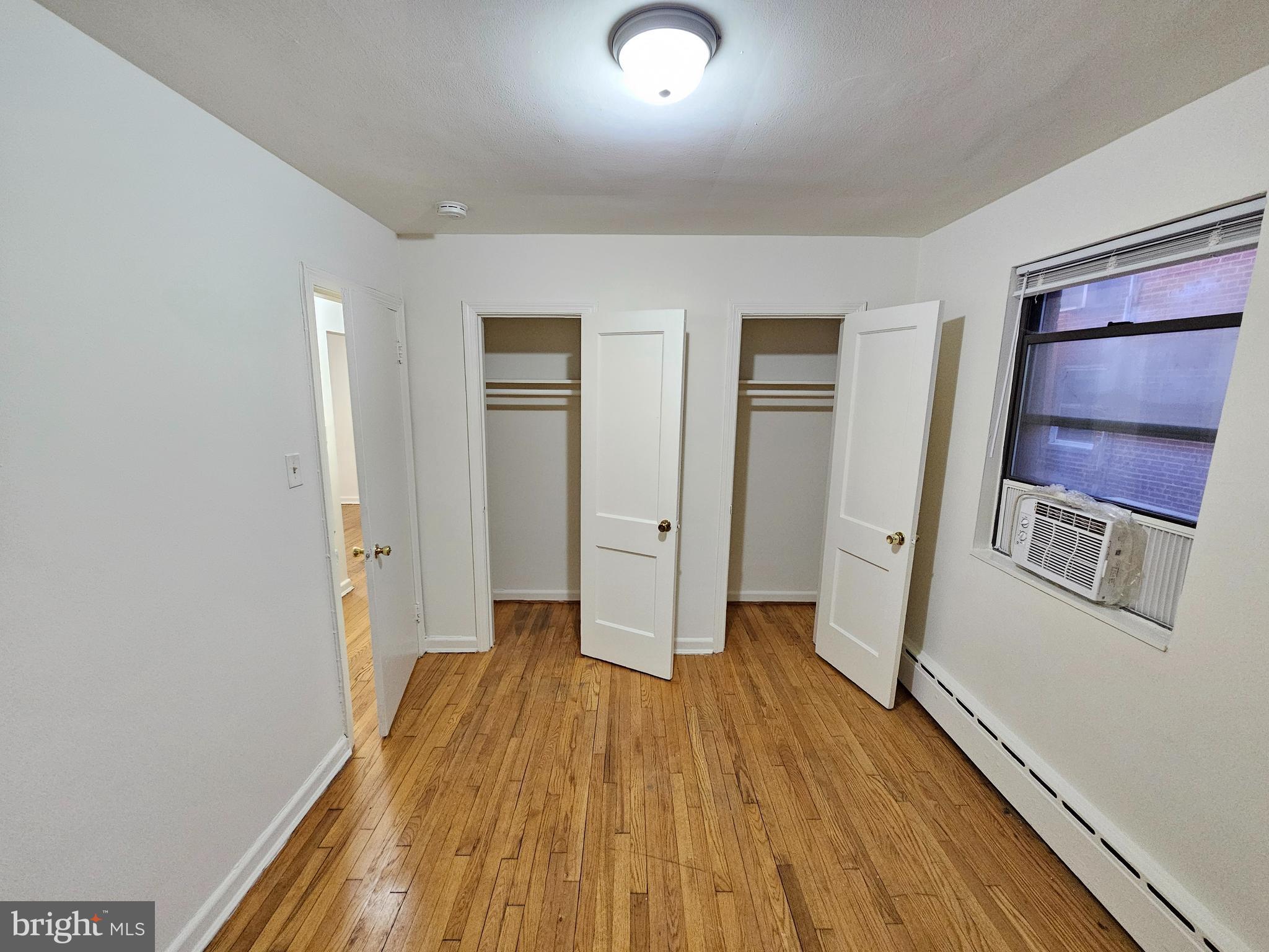 FOREST HILLS - Residential Lease