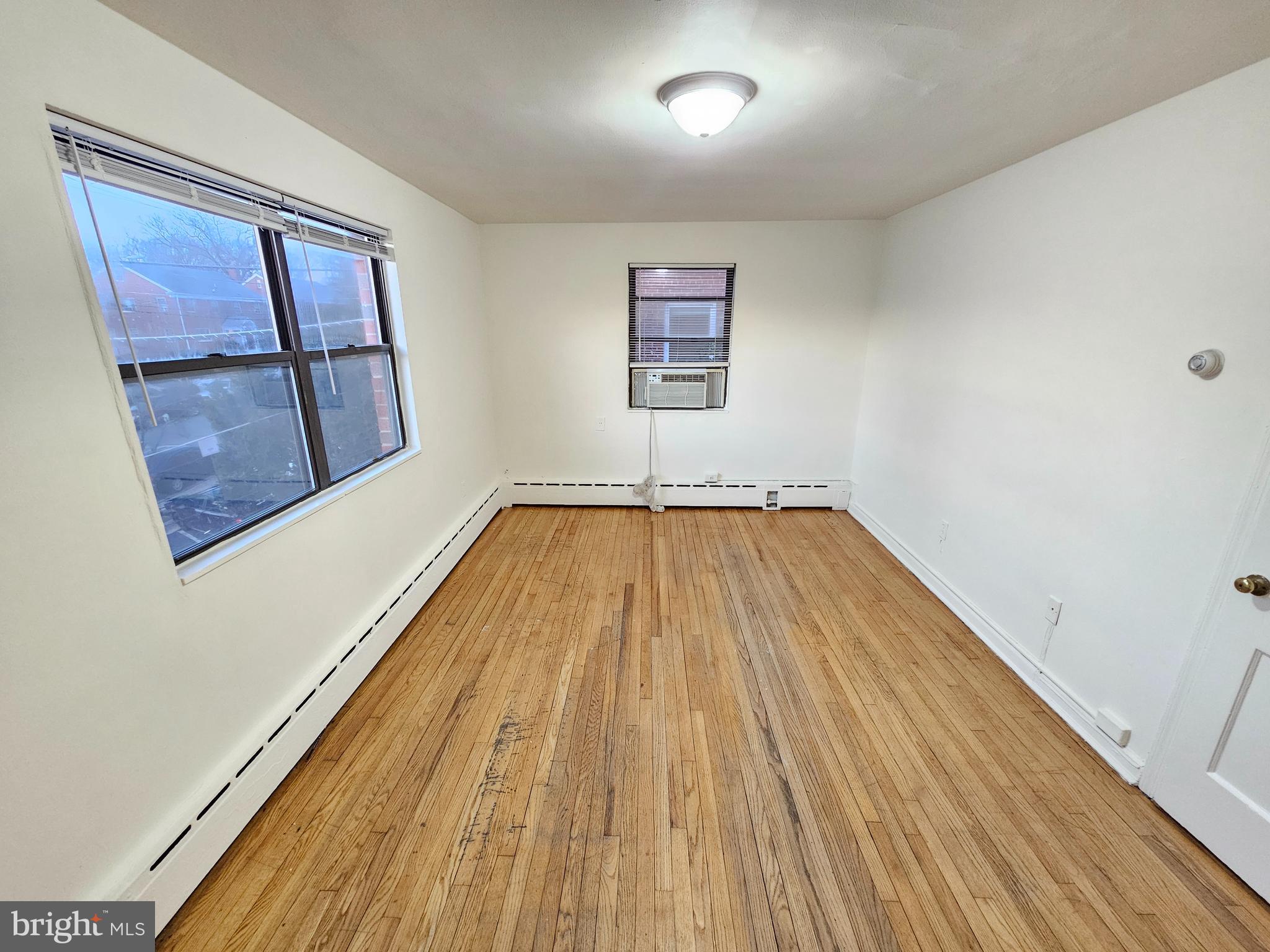 FOREST HILLS - Residential Lease