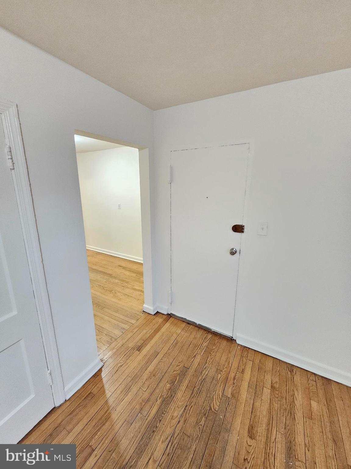 FOREST HILLS - Residential Lease