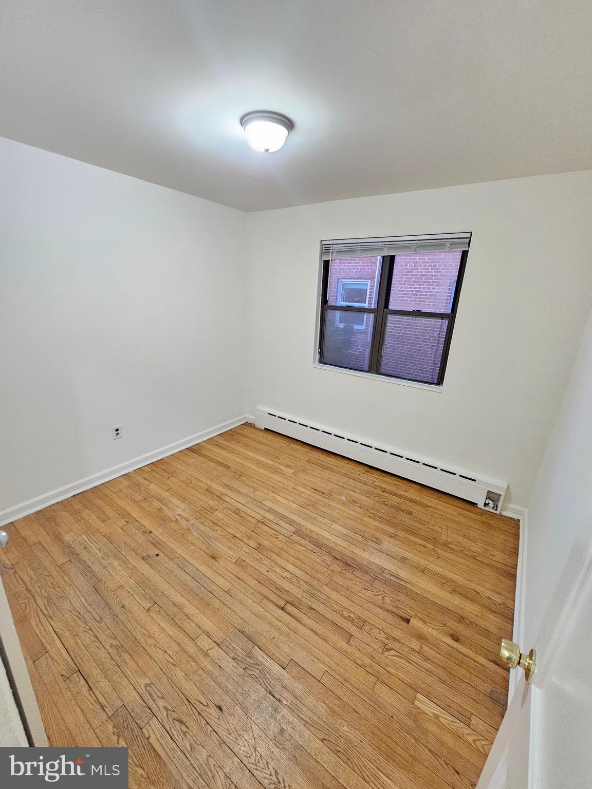 FOREST HILLS - Residential Lease