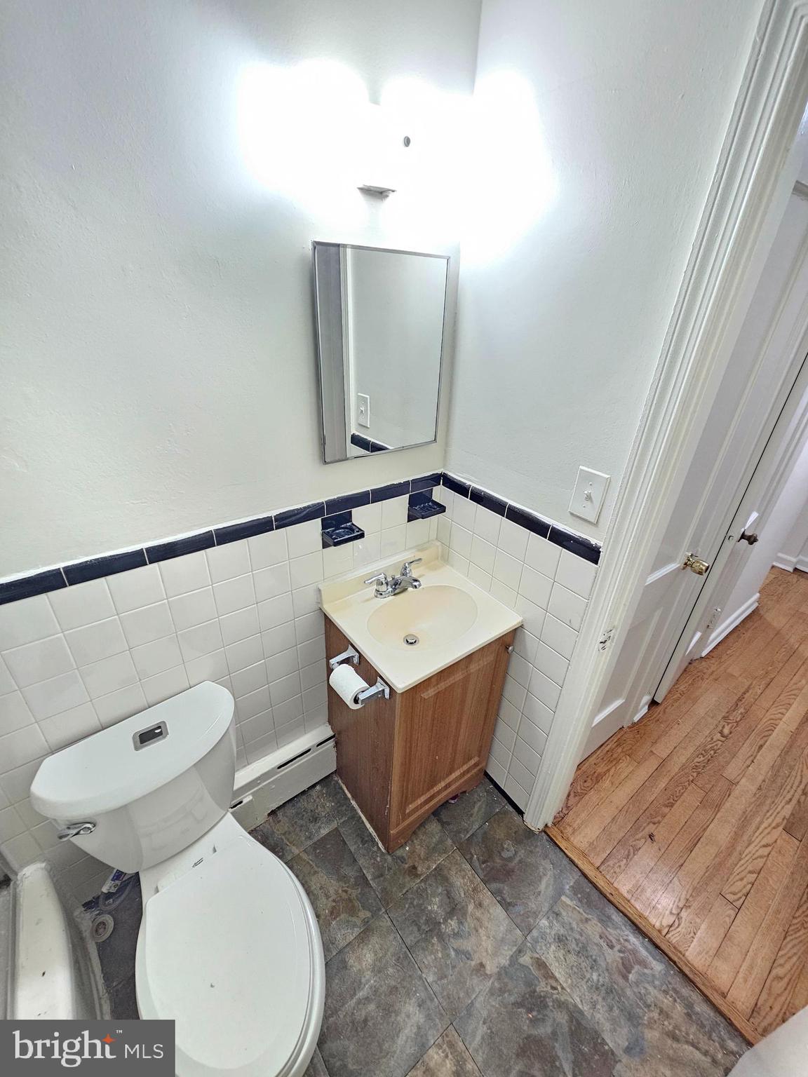 FOREST HILLS - Residential Lease