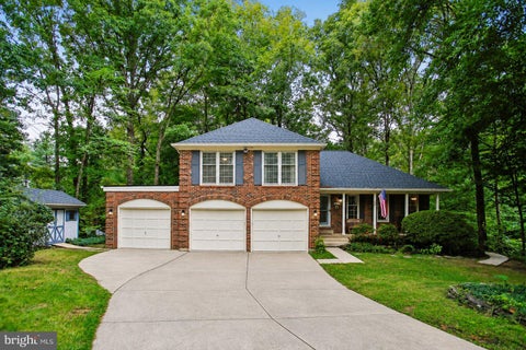 Photo of 9205 Macswain Place, SPRINGFIELD, VA 22153 (MLS # VAFX2341994)