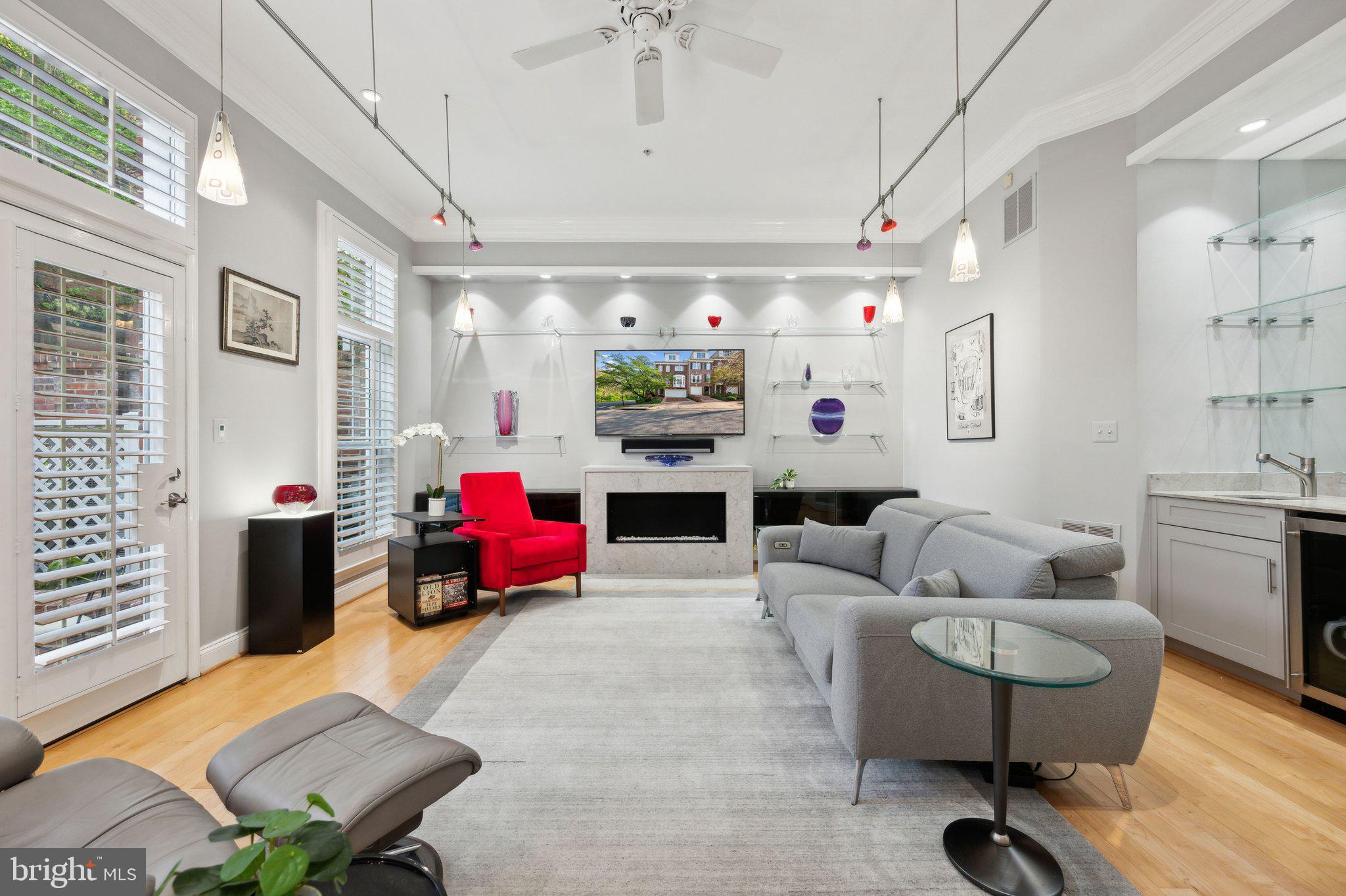 PALISADES PARK - Residential