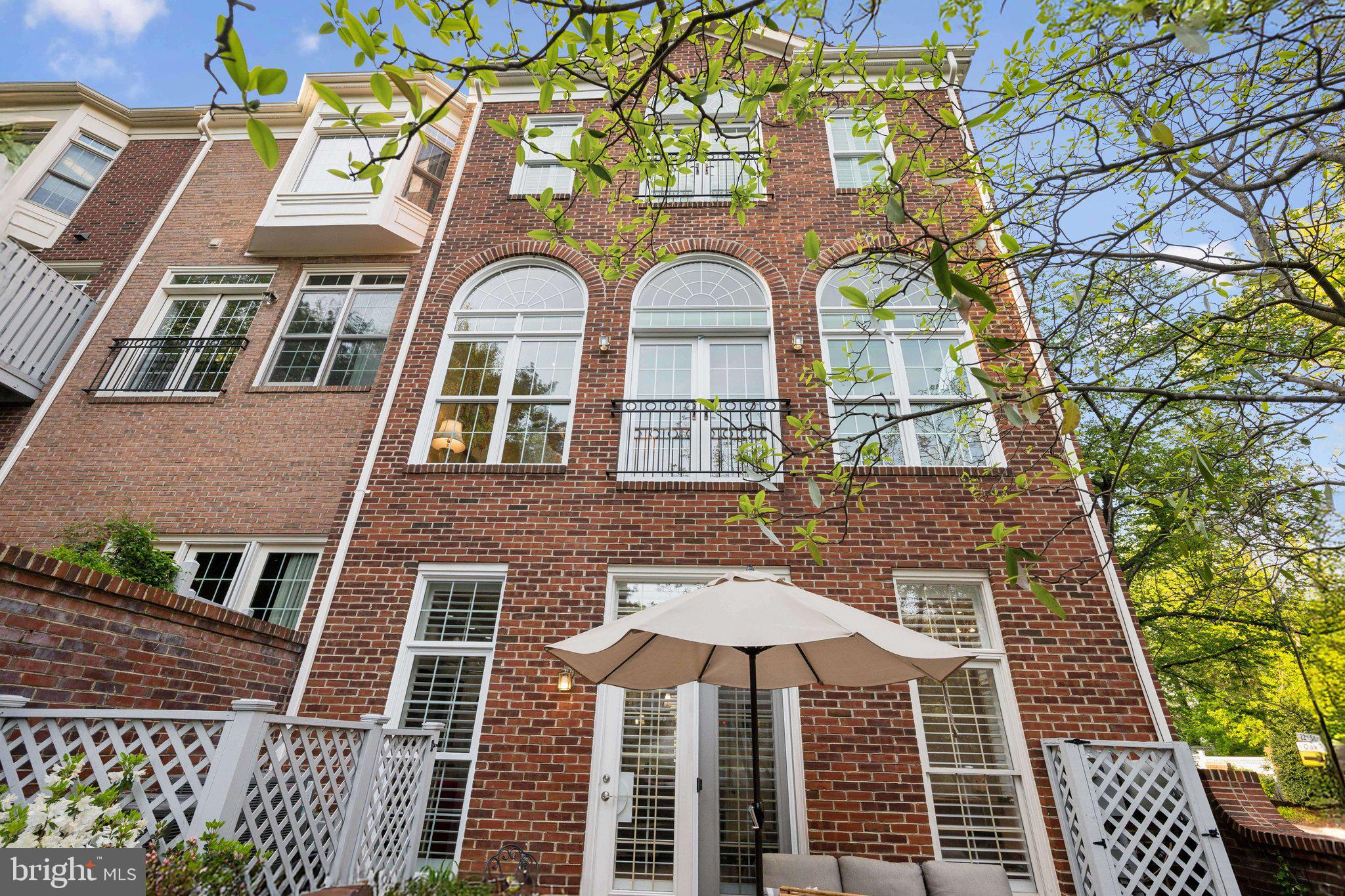 PALISADES PARK - Residential