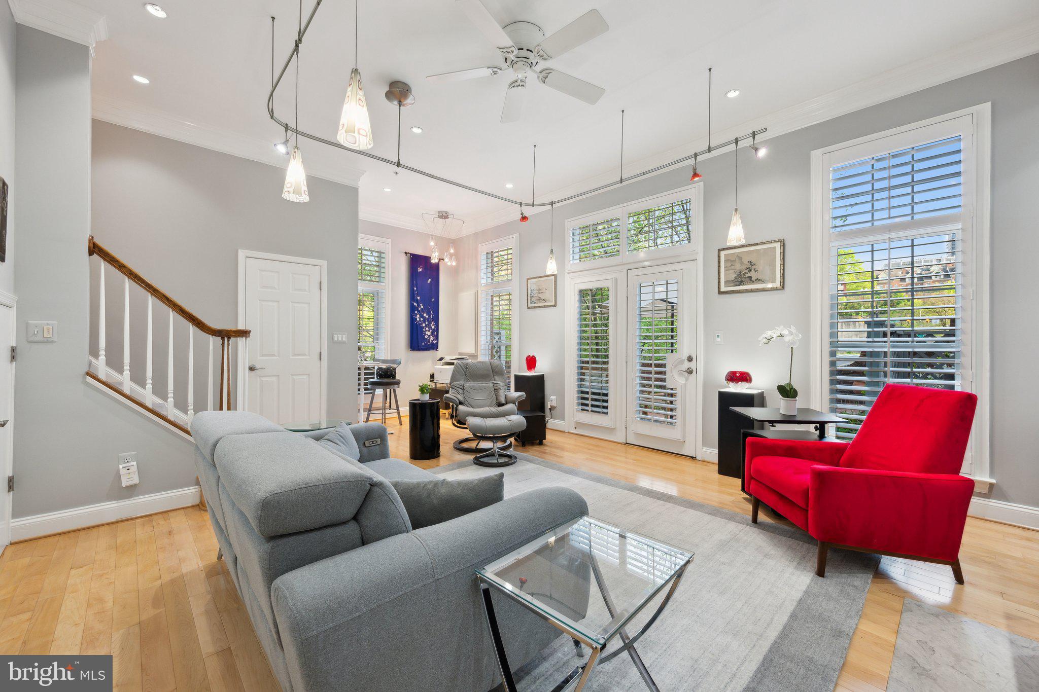 PALISADES PARK - Residential