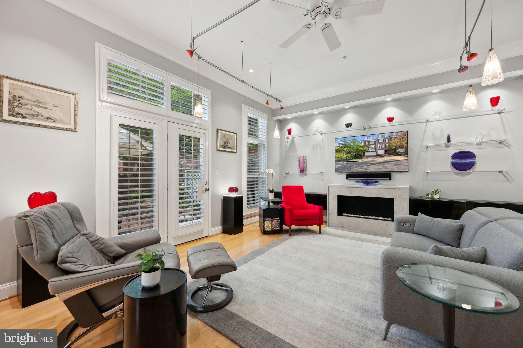 PALISADES PARK - Residential