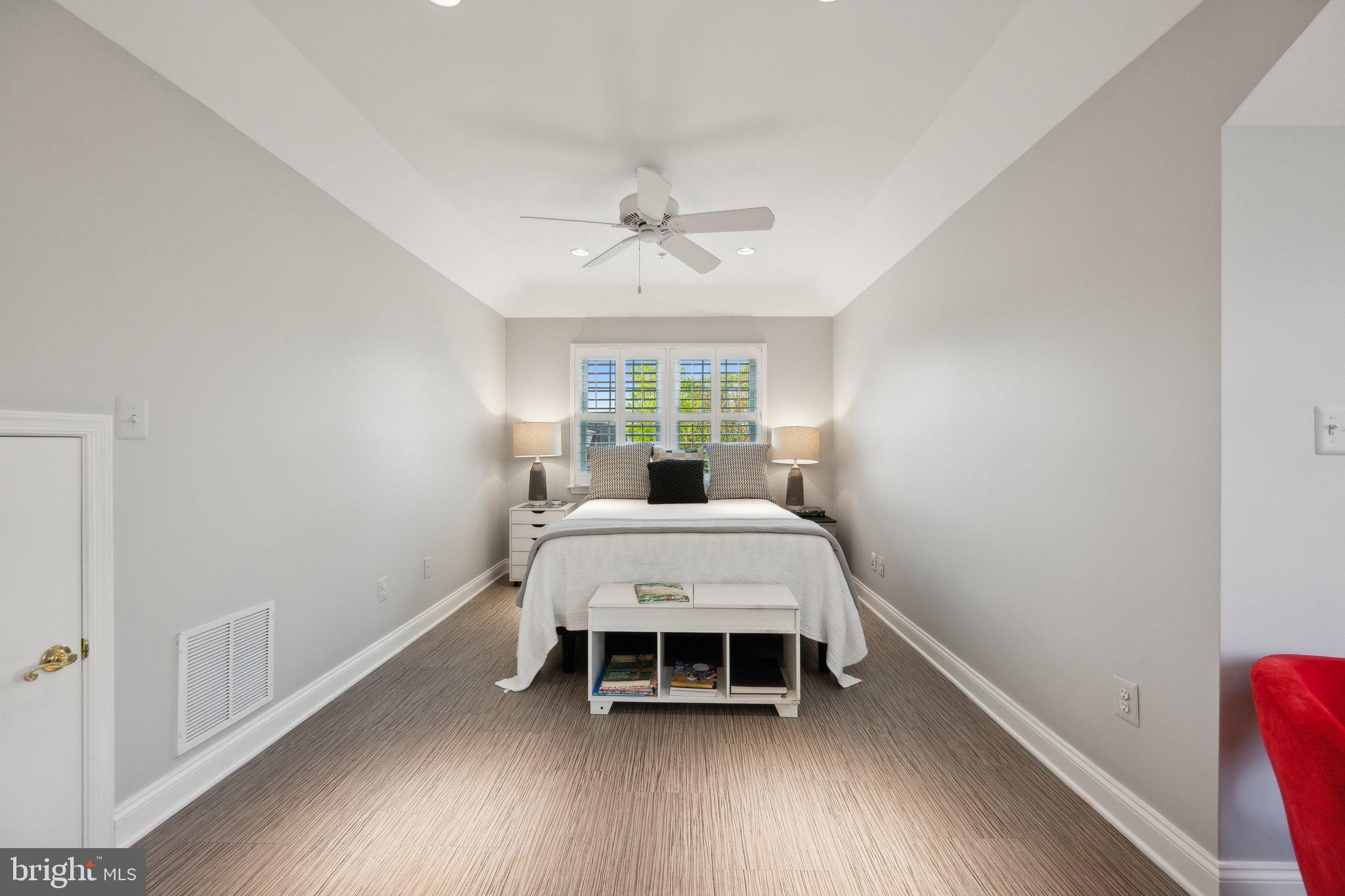 PALISADES PARK - Residential