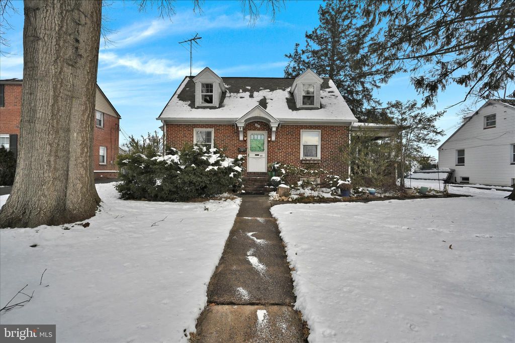 Photo of 227 W King Street, POTTSTOWN, PA 19464 (MLS # PAMC2166042)