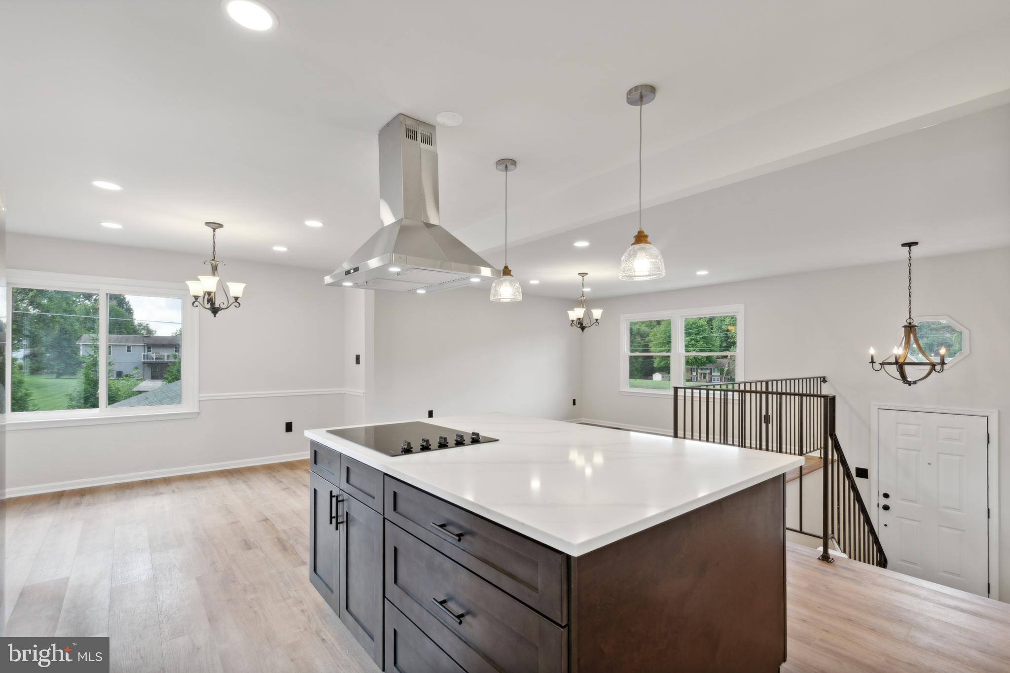 MOUNTAIN VIEW - Residential