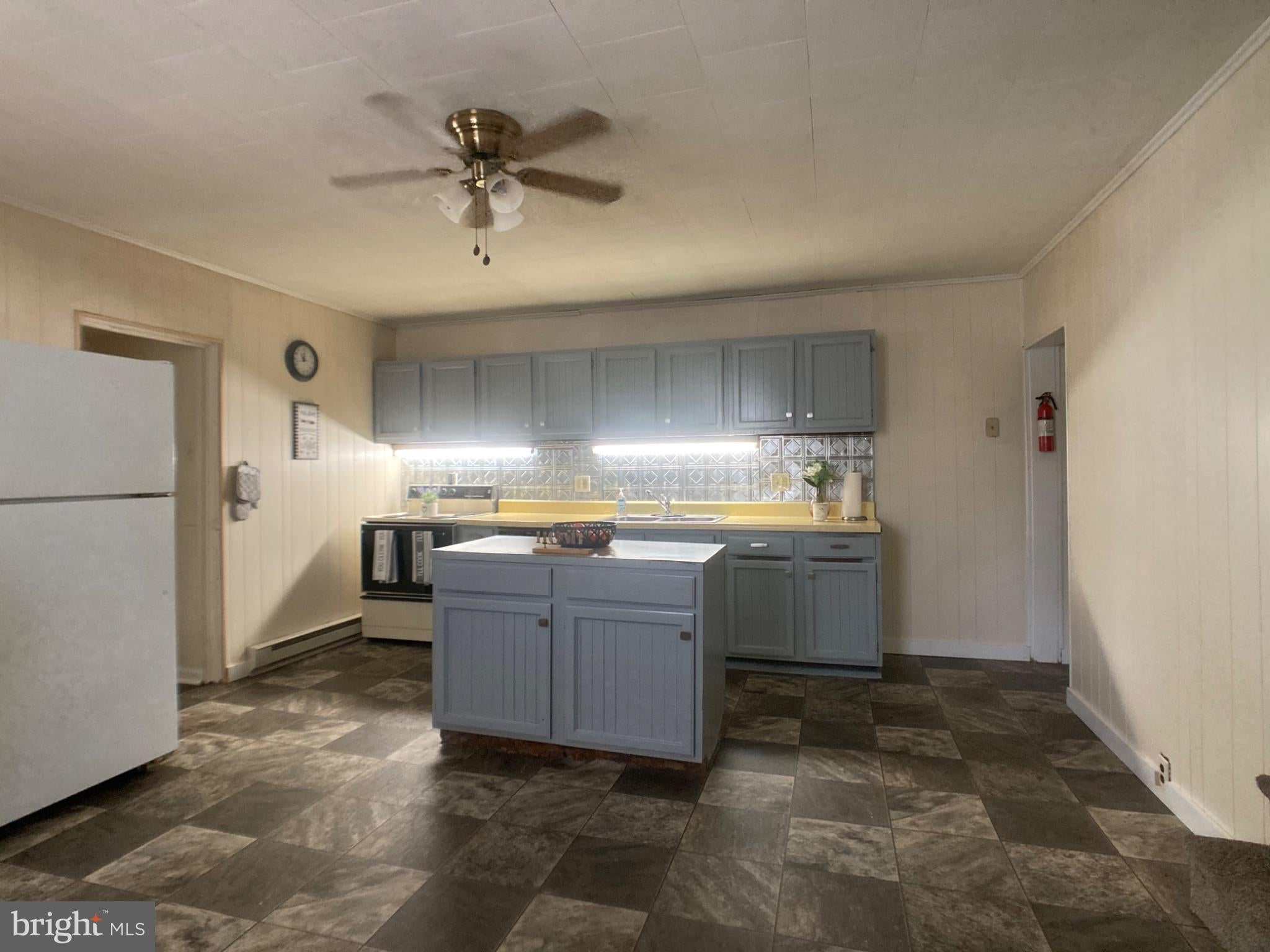 38 W GRAMBY STREET