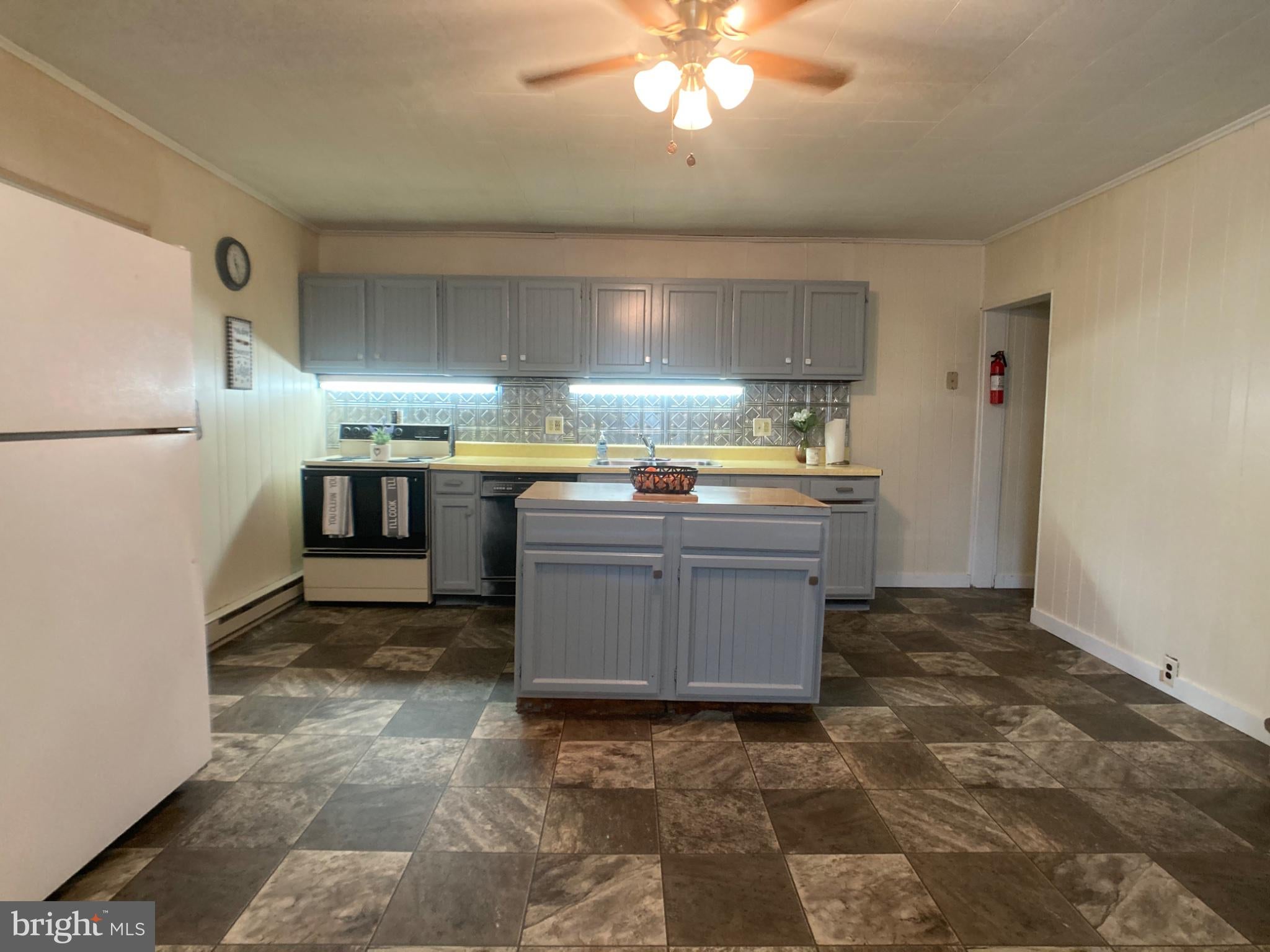 38 W GRAMBY STREET