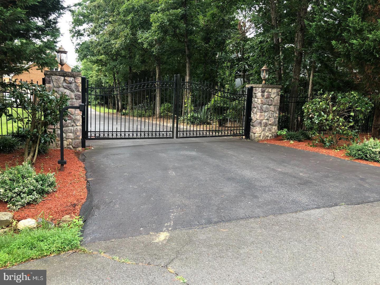 LEWIS PARK - Residential Lease